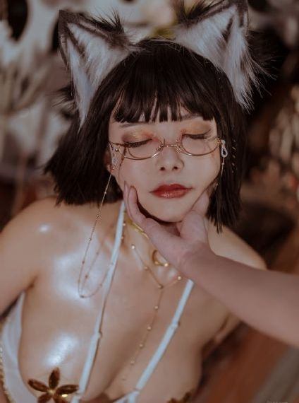 欧美白丝小萝莉_1080P超清免费观看